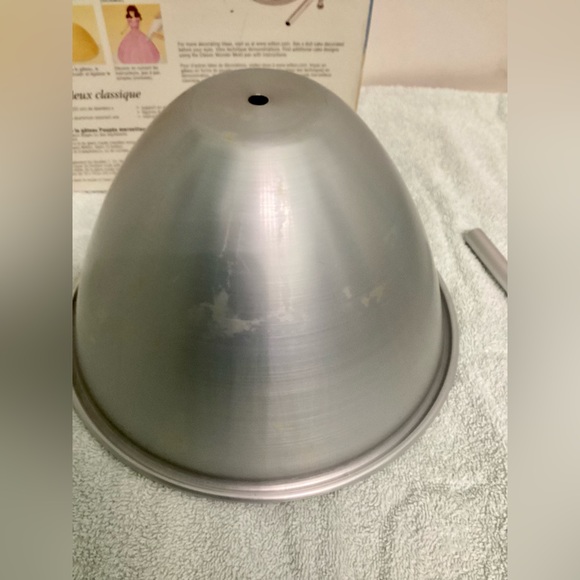 Classic Wonder Doll Cake Mold - Picture 6 of 16